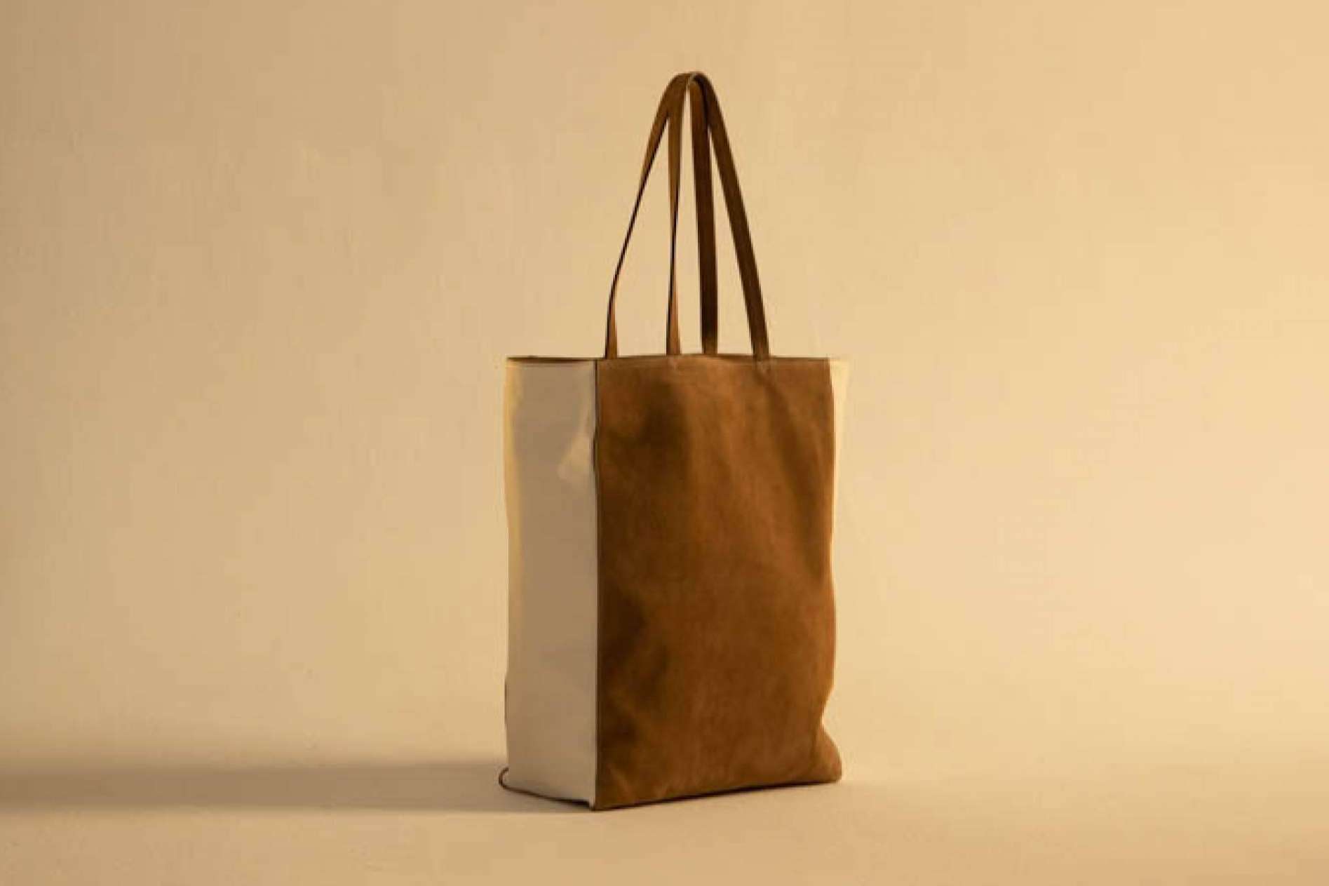 FABBRIC distribuye moda diseñada y producida por los mismos fabricantes que trabajan para algunas de las marcas más conocidas