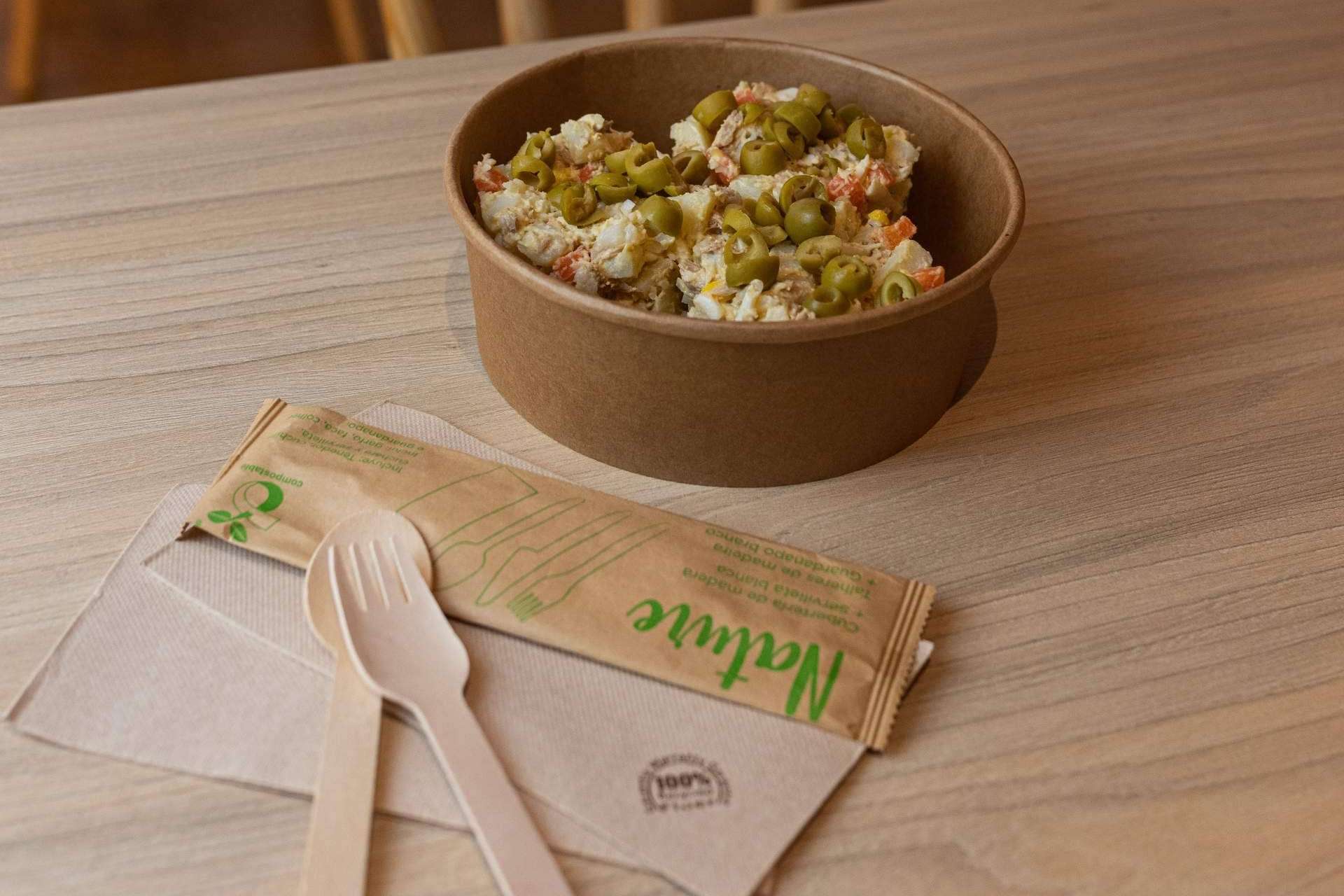 La presión sobre los suministros aumenta por la guerra de Ucrania, afectando al delivery, que coge músculo en Galicia