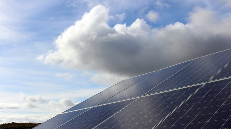 La industria catalana agoniza entre la huida y los PPA 1 Merca2.es lluvia-barro-renovables-sin-ingresos