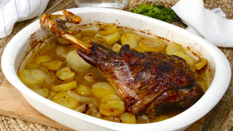 pierna de cordero al horno con patatas Merca2.es
