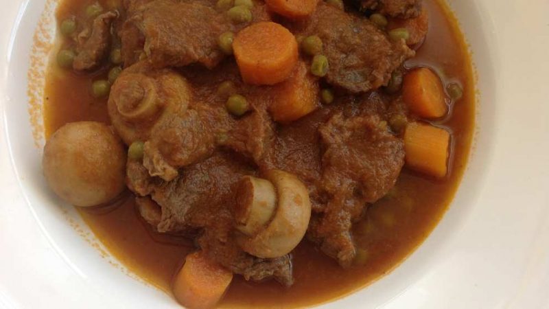 receta de estofado de carne de vaca y solomillo de cerdo 1 Merca2.es