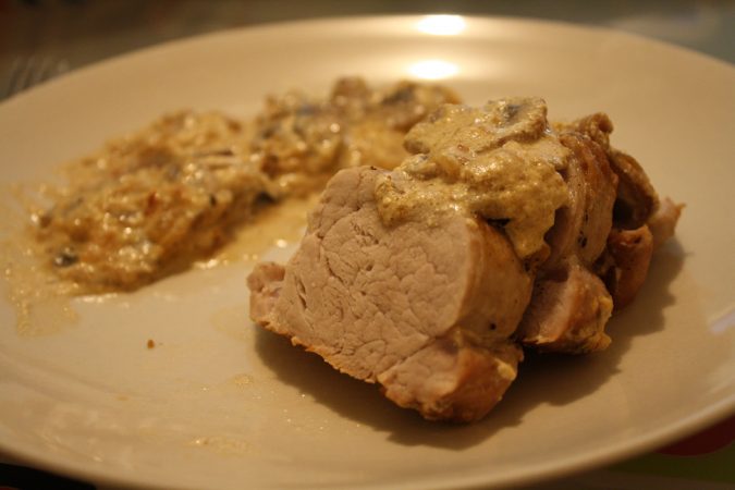 receta de solomillo de cerdo con salsa de champis y nata Merca2.es