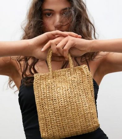 screenshot shop.mango .com 2022.03.31 21 59 11 Merca2.es