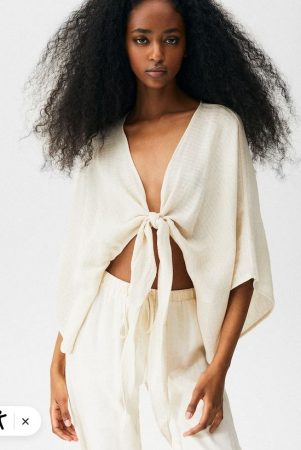 El vestido de Pull&Bear que le gustaría vender a las marcas de lujo 12 Merca2.es screenshot www.pullandbear.com 2022.03.27 12 38 10 Merca2.es