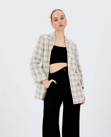 screenshot www.stradivarius.com 2022.03.15 11 02 17 Merca2.es