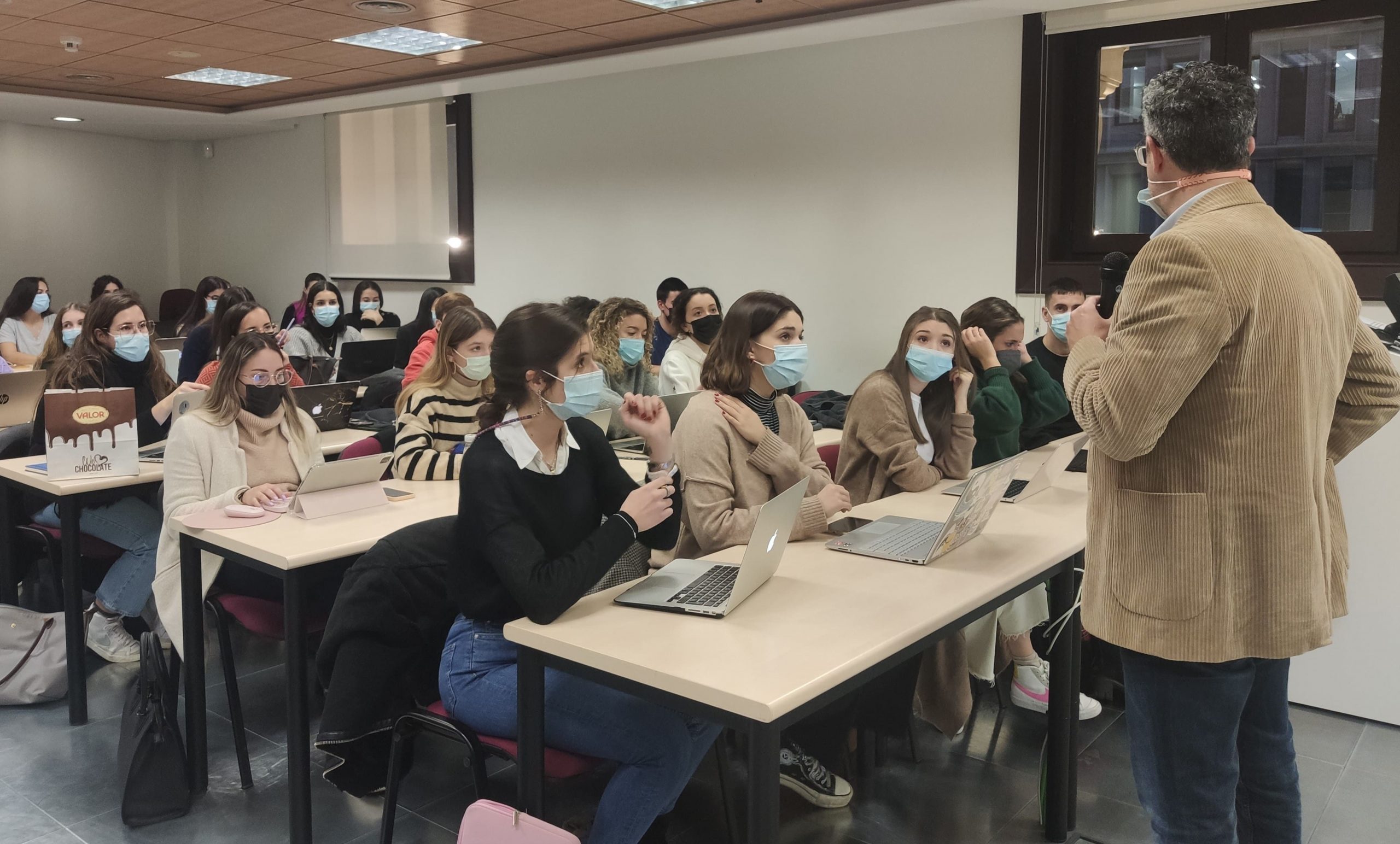 ID Digital School y Selecta Digital lanzan el programa de becas Transfórmate II