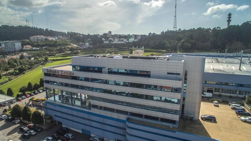 El grupo Renault firma un acuerdo con Salvador Caetano y AutoWallis para la distribución en Hungría El grupo Renault firma un acuerdo con Salvador Caetano y AutoWallis para la distribución en Hungría