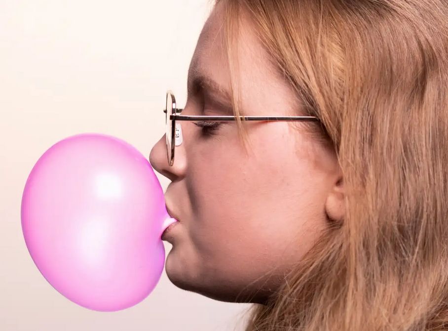Lo que de verdad le pasa a tu cuerpo si te tragas un chicle Lo que de verdad le pasa a tu cuerpo si te tragas un chicle