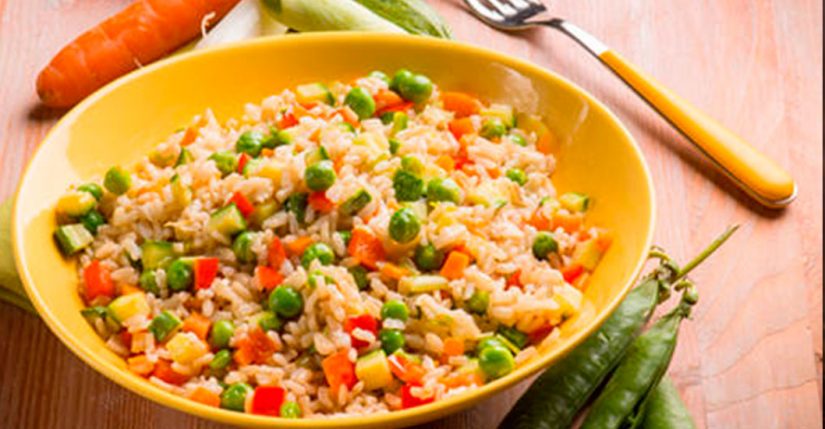 Arroz a la primavera: la receta de temporada más exquisita 33 Merca2.es arroz primavera web Merca2.es
