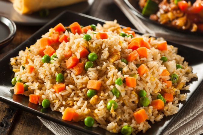 Arroz a la primavera: la receta de temporada más exquisita 32 Merca2.es arroz primavera 900x600 Merca2.es