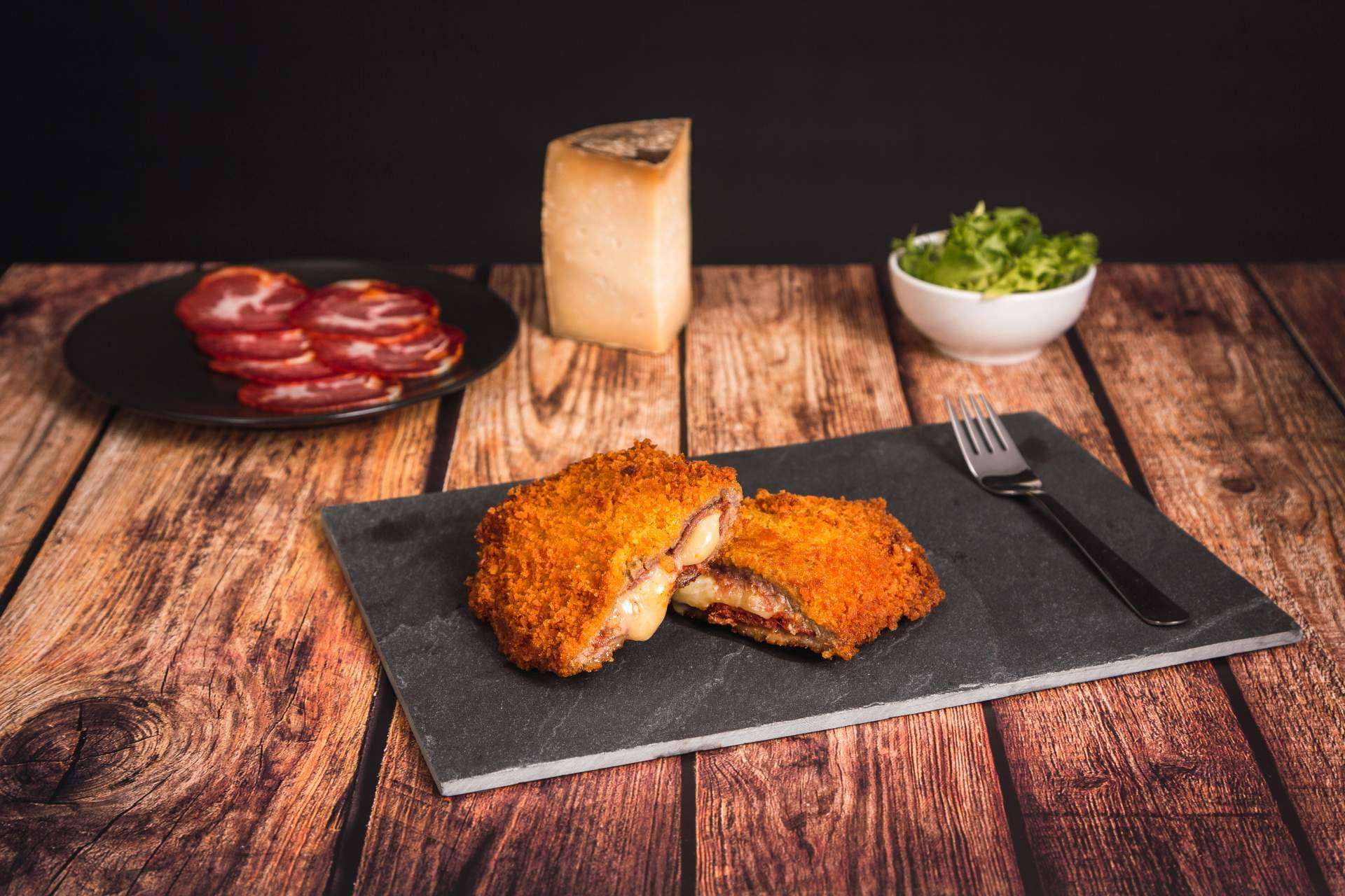 Kachopo King cierra su alianza con Gambrinus para la comercialización de sus productos