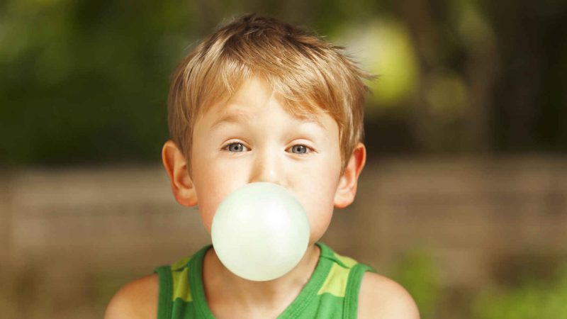 niños globo Merca2.es