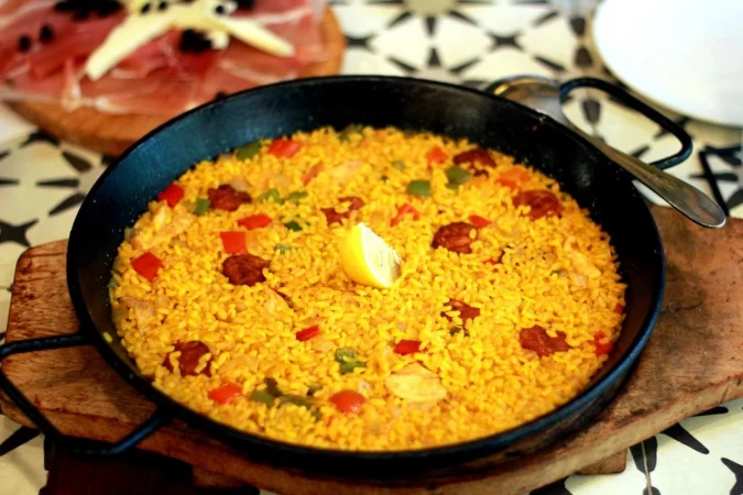paella valenciana de pollo y cerdo auto d Merca2.es