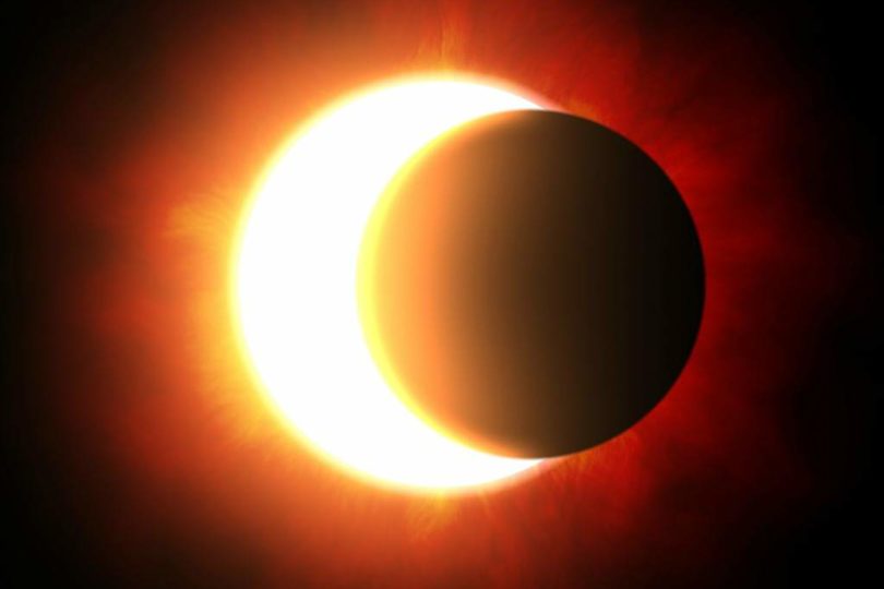 Cómo y dónde puedes ver hoy sábado el eclipse solar Cómo y dónde puedes ver hoy sábado el eclipse solar