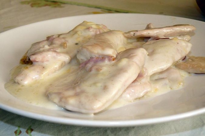 Suaves y tiernas: atrévete con estas pechugas de pollo con bechamel 17 Merca2.es pechugas de pollo con bechamel Merca2.es