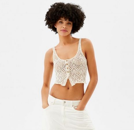 screenshot www.bershka.com 2022.04.07 10 06 17 Merca2.es