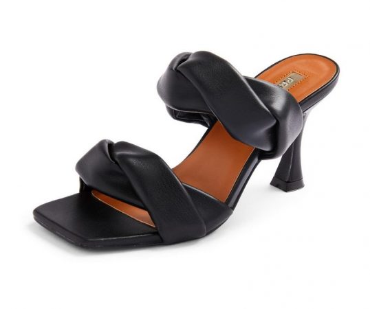 Las sandalias con doble tira de Primark para fardar de estilo 1 Merca2.es Primark