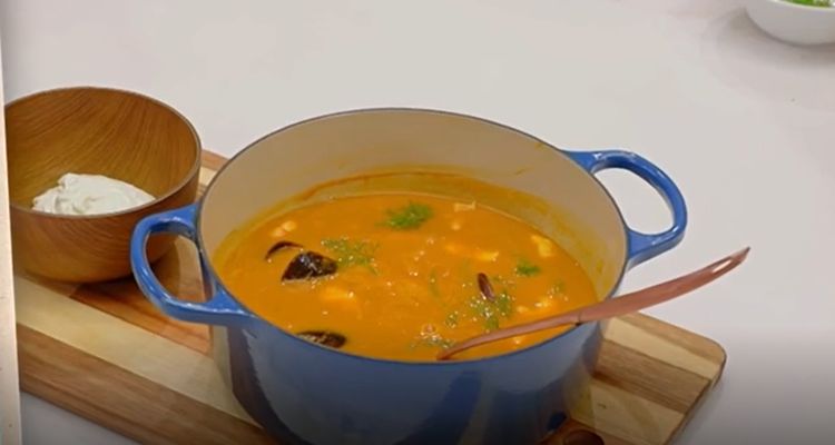 Servir sopa chef Dani García