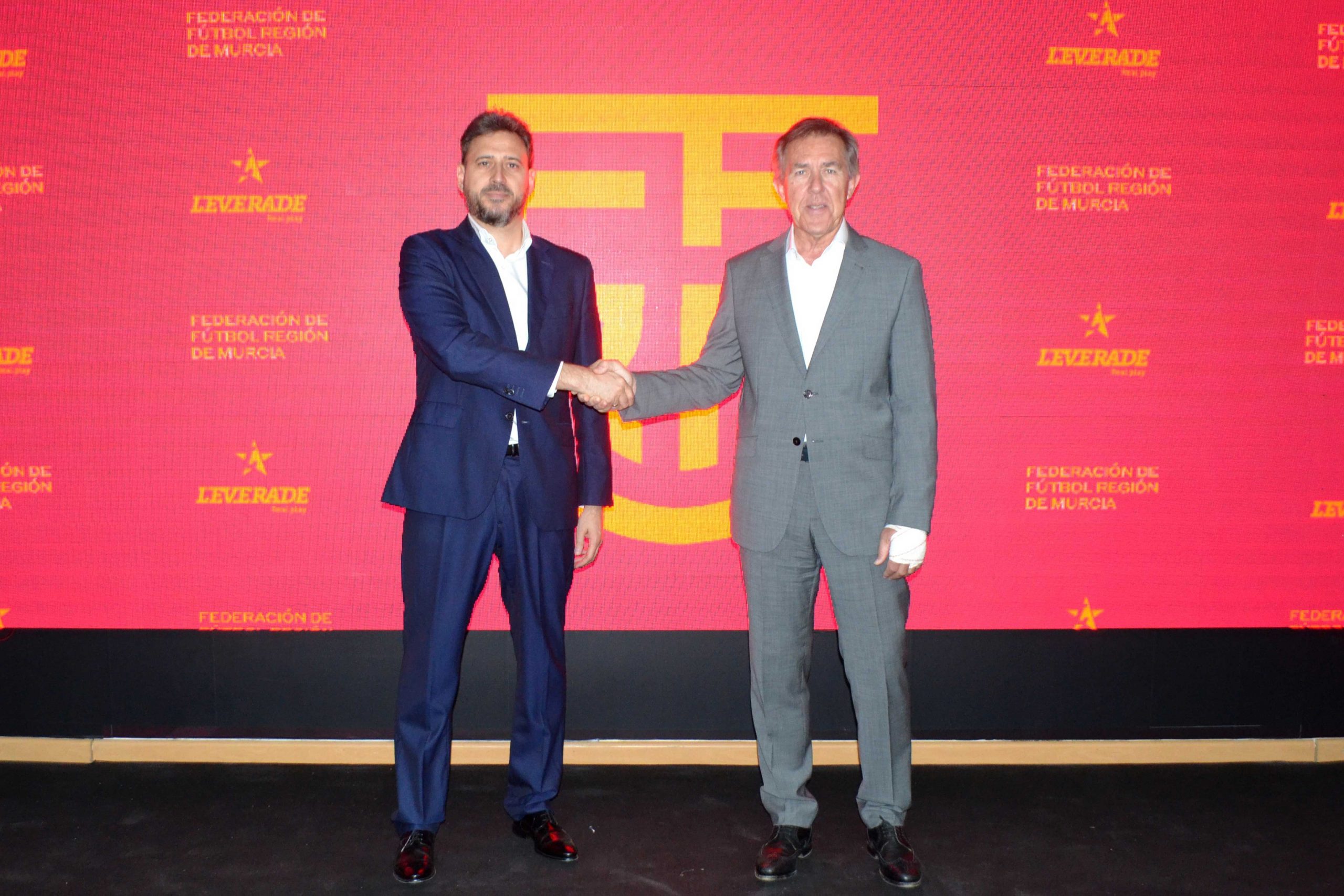 La FFRM será la primera federación de fútbol en entregar Trofeos NFTs a sus deportistas junto a LEVERADE