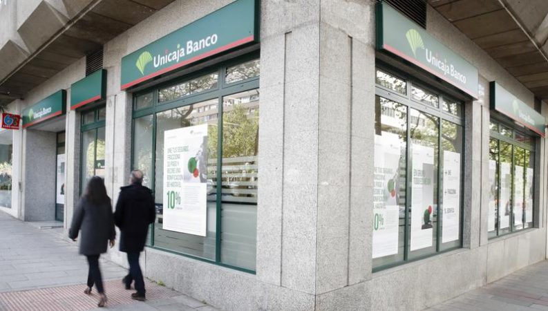 Unicaja supera al consenso y refuerza capital: los analistas mejoran sus previsiones de rentabilidad 3 Merca2.es Unicaja Banco