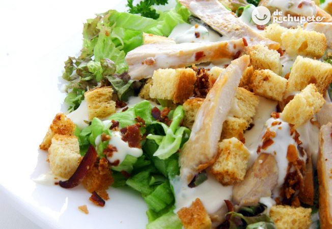 Ensalada césar: la receta de Jordi Cruz que te va a apetecer todos los días 3 Merca2.es ensalada césar