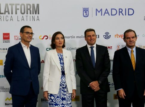 EuropaPress_4469282_ministra_industria_comercio_turismo_reyes_maroto_posa_inauguracion_madrid madrid plaftorm