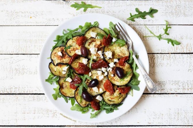 Ensalada de berenjenas y queso: el desconocido manjar de verano 19 Merca2.es ensalada mediterranea de berenjenas asadas 1170x780 1 Merca2.es