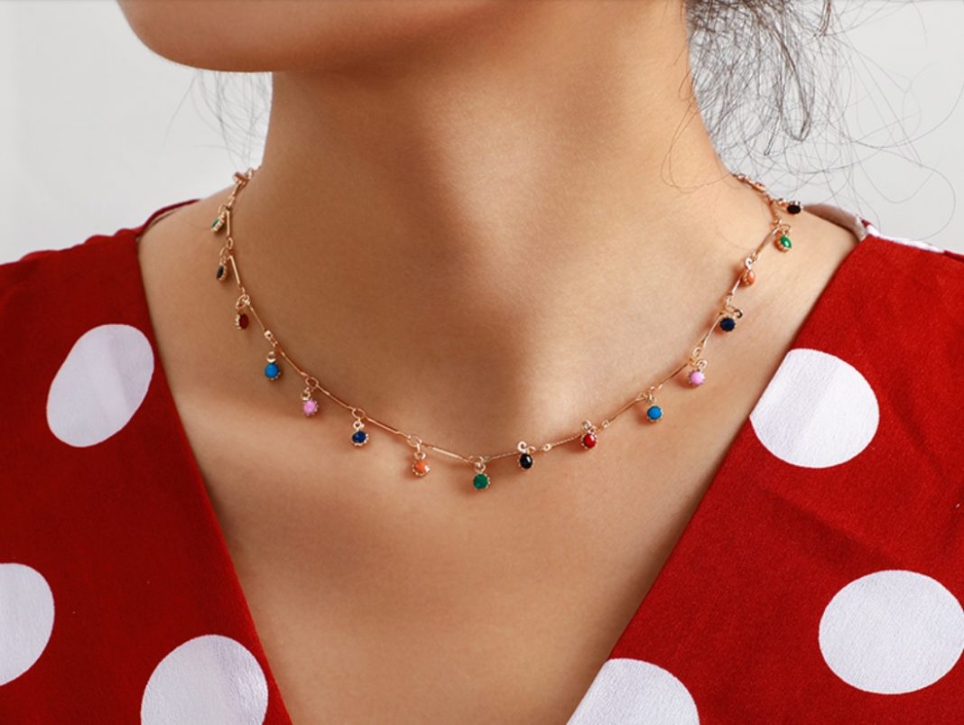 gargantilla con cuentas de colores