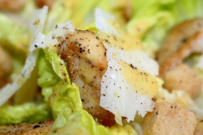 Ensalada césar: la receta de Jordi Cruz que te va a apetecer todos los días 8 Merca2.es ensalada césar