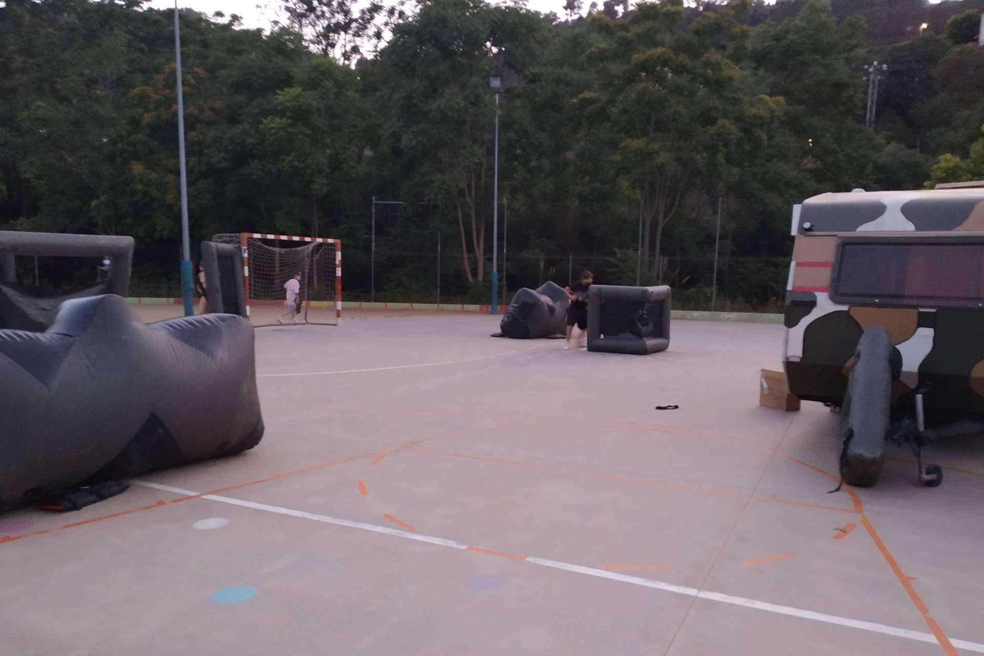 Asilvestrats ofrece entrenamientos innovadores y educativos ideales para jóvenes de entre 8 y 18 años con el tactical láser tag