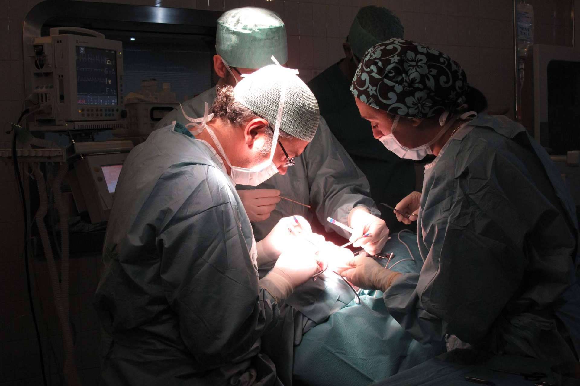 El Dr. Jorge Planas expone todo lo que se debe saber sobre el aumento de pecho con grasa propia