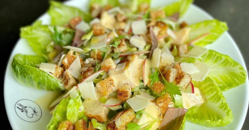 Ensalada césar: la receta de Jordi Cruz que te va a apetecer todos los días 9 Merca2.es ensalada césar