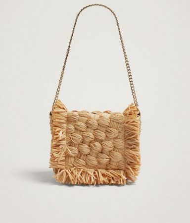 Este peculiar bolso de Parfois por 22,99 euros es la tendencia del verano 26 Merca2.es screenshot www.parfois.com 2022.05.28 12 18 09 Merca2.es