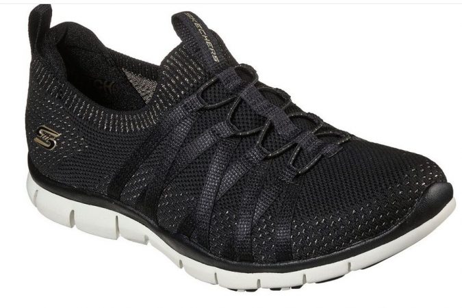 screenshot www.skechers.es 2022.05.26 17 03 17 Merca2.es