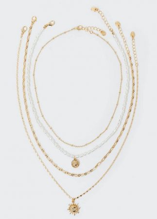 Los pendientes de Stradivarius por 7,99 euros que parecen de oro 40 Merca2.es screenshot www.stradivarius.com 2022.05.13 10 16 54 Merca2.es