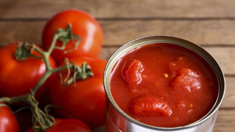Razones por las que no deberías comer tomate frito de bote