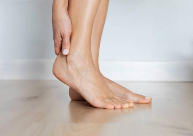 Los peligros para tu salud de usar sandalias con plataforma 44 Merca2.es Tobillos, los más afectados por las sandalias con plataforma