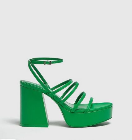 screenshot www.pullandbear.com 2022.06.18 14 49 43 Merca2.es