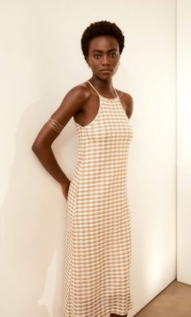 Stradivarius: este mono rústico es fresco, moderno y no cuesta ni 20 euros 30 Merca2.es stradivarius 8 1 Merca2.es