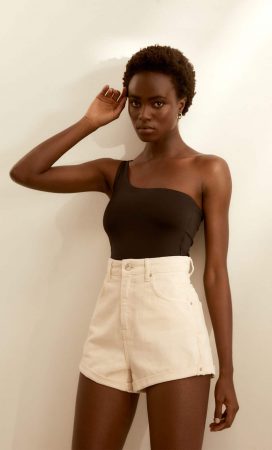 Stradivarius: este mono rústico es fresco, moderno y no cuesta ni 20 euros 31 Merca2.es stradivarius 9 1 Merca2.es