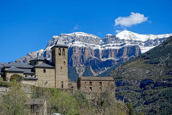 Pueblos bonitos de España donde no hace mucho calor