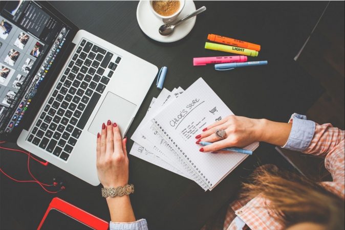 20151117183622 small business woman desk office Merca2.es