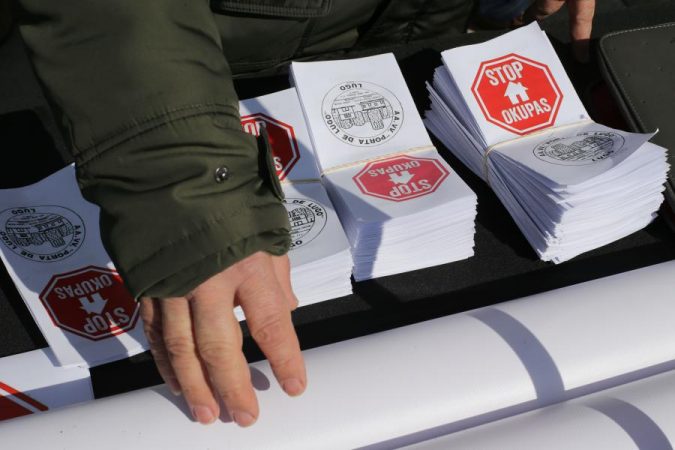 ¿Qué pasa si hay okupas una casa que no es residencia habitual?