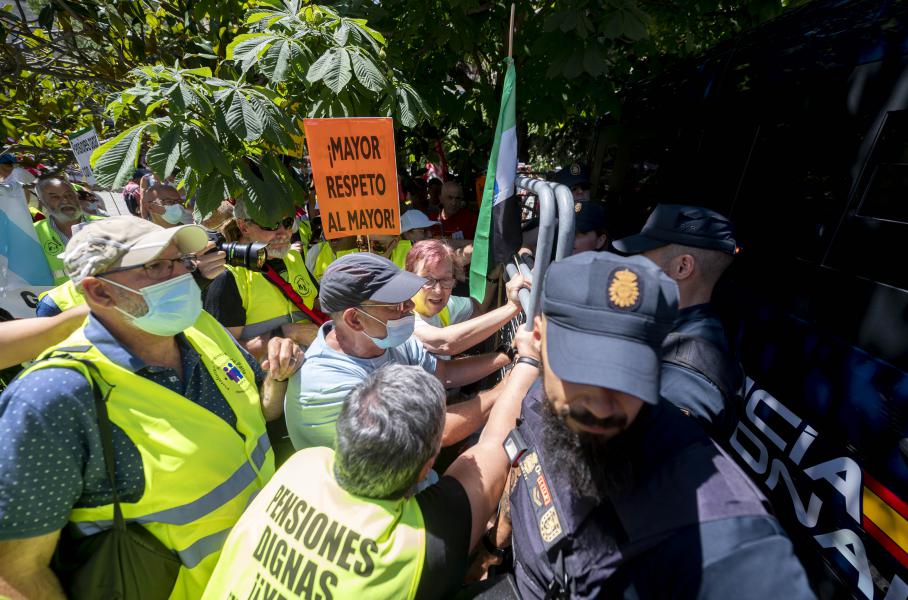 Cuántos años hay que cotizar para cobrar la pensión