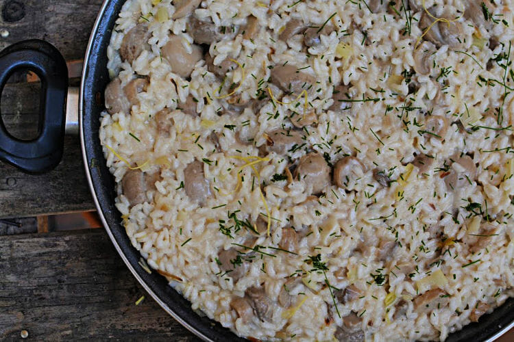 Cómo hacer un arroz de escándalo con un bote de champiñones