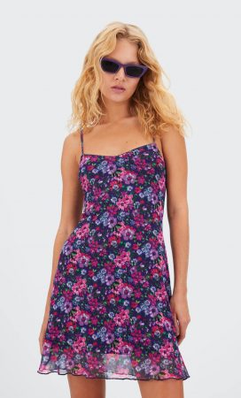 Stradivarius: el nuevo vestido tul de flores que dará mucho que hablar 25 Merca2.es stradivarius 3 2 Merca2.es