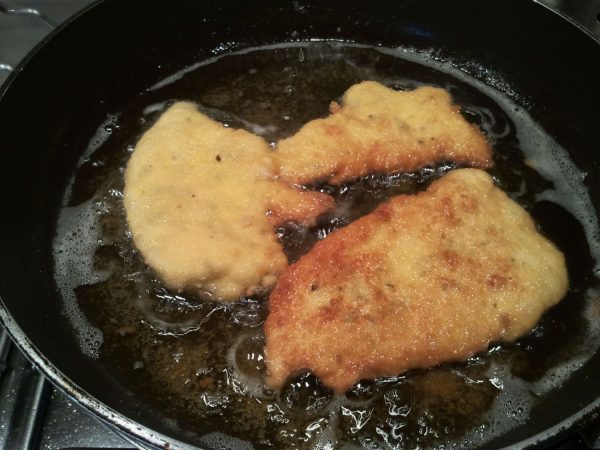 SEXTO PASO: FREÍR EL POLLO