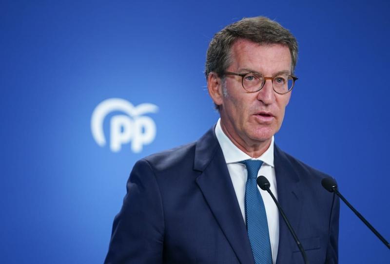 Feijóo propone un plan de ahorro energético que afecte al sector público