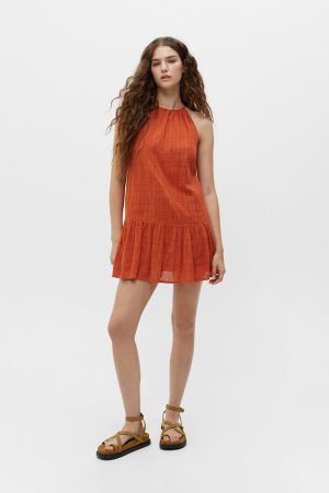 Vestido corto estilo halter