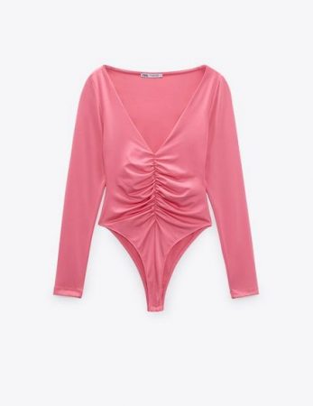 Zara tira la casa por la ventana: prendas de temporada a menos de 10€ 62 Merca2.es Captura de pantalla 2022 08 27 a las 9.10.52 Merca2.es